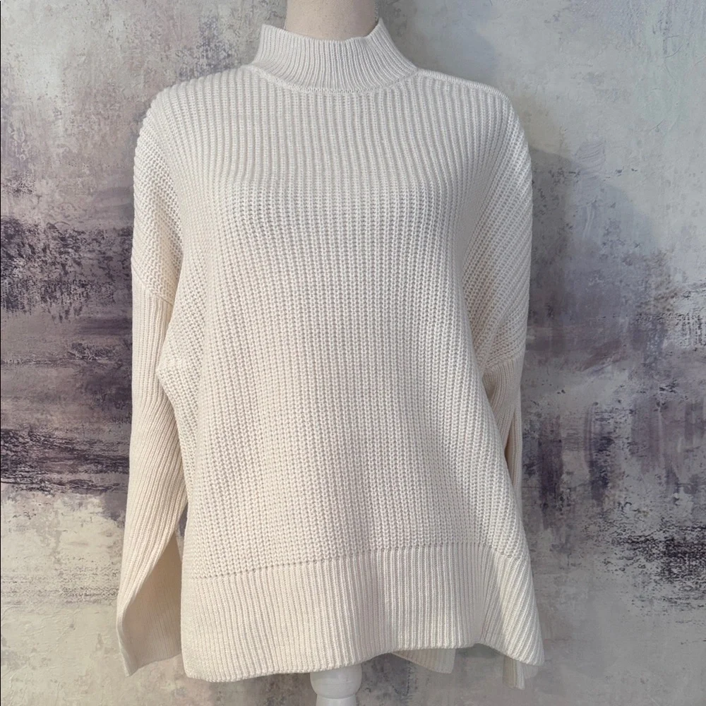 Sanctuary Elegant Cream Sweater one cold shoulder size medium